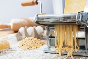 https://isernio.com/wp-content/uploads/2018/11/italian-kitchen-tools-1.jpg